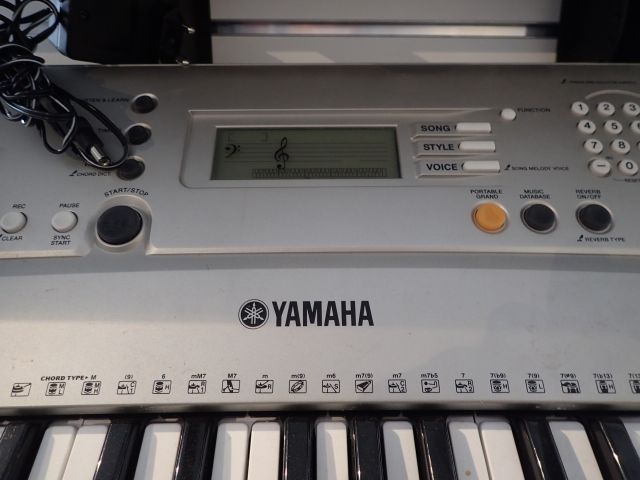 353137-2 Keyboard Yamaha PSR E313