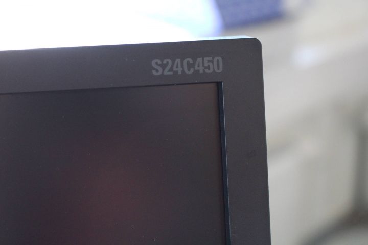366731--1 Datorskärm Samsung S24C450 med fotoskärmar 2 st