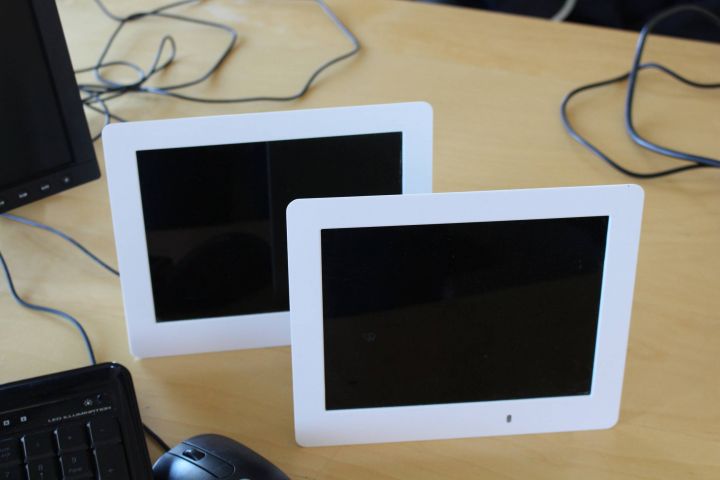 366731-0 Datorskärm Samsung S24C450 med fotoskärmar 2 st