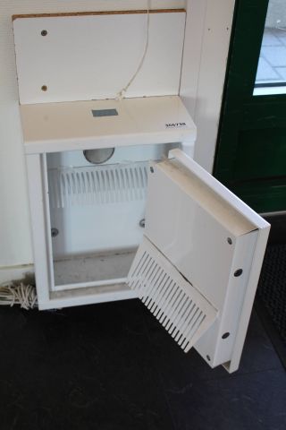 366738-0 Key dropbox Robur