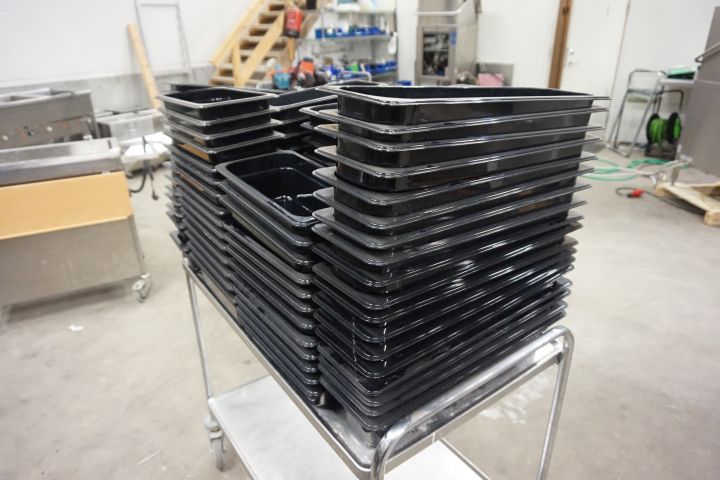 371423-0 Massor av plast kantiner