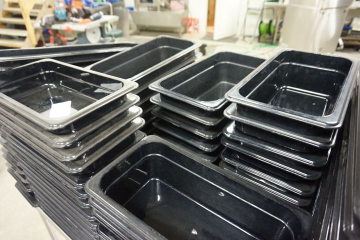 371423-0 Massor av plast kantiner