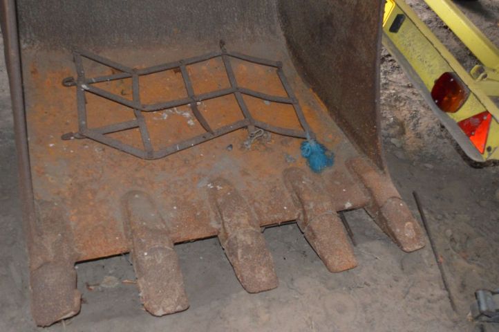 367311-26 Excavator, AKERMAN H14B, SN: 4366. Note only 10,122 hours