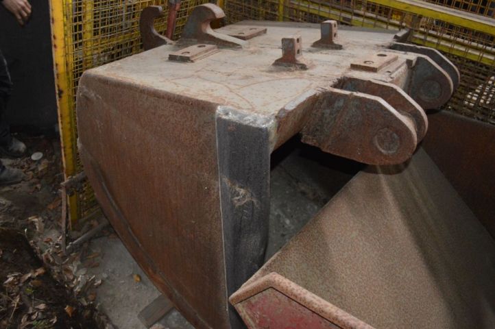 367311-28 Excavator, AKERMAN H14B, SN: 4366. Note only 10,122 hours