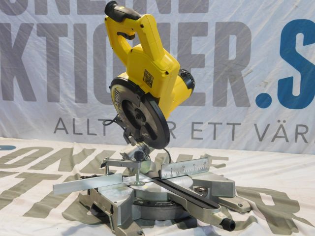 311120-3 Dewalt mitre saw new!