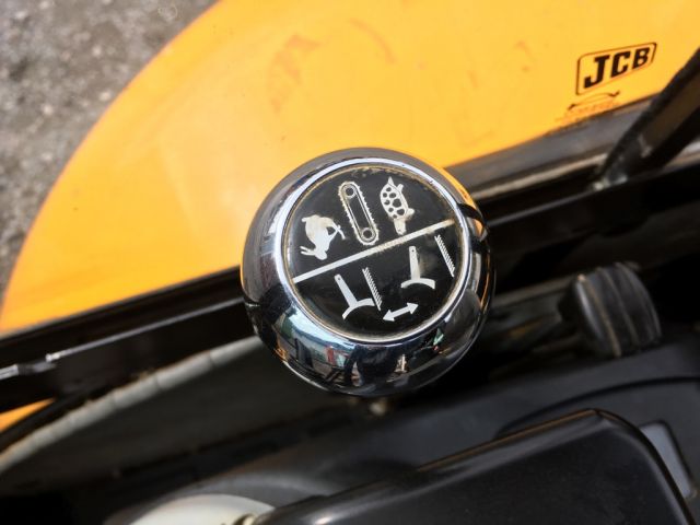 356652--12 JCB 8030 ZTS 2008