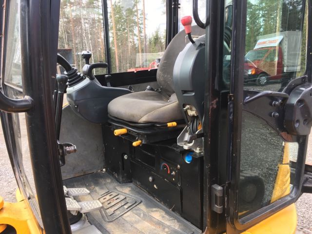356652--12 JCB 8030 ZTS 2008