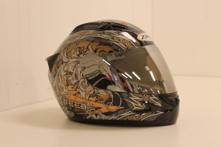 332933--18 4 pcs Xpeed helmets (NEW)