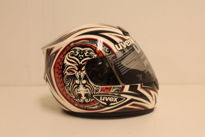 332937--18 4 pcs Uvex Wing helmets (NEW)