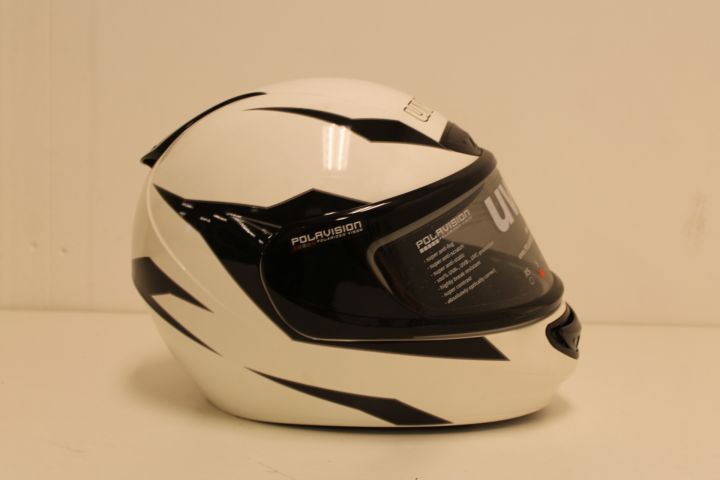 332939--9 3 pcs uvex helmets (New)