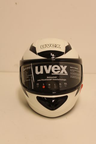 332939--8 3 pcs uvex helmets (New)
