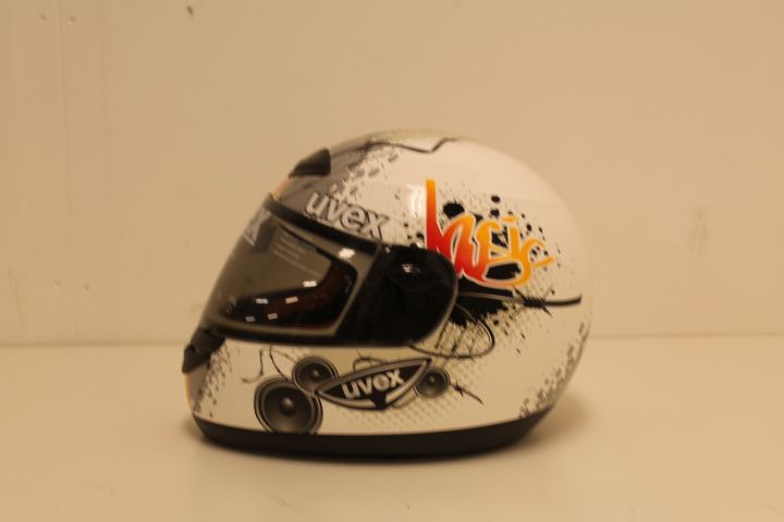 332939--6 3 pcs uvex helmets (New)