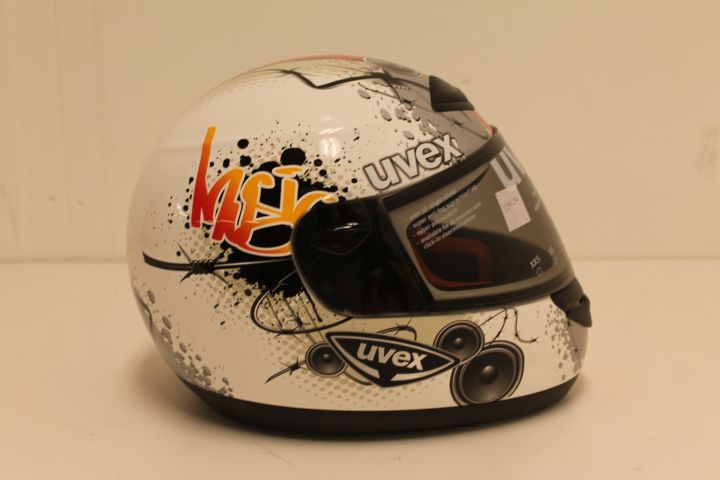 332939--6 3 pcs uvex helmets (New)