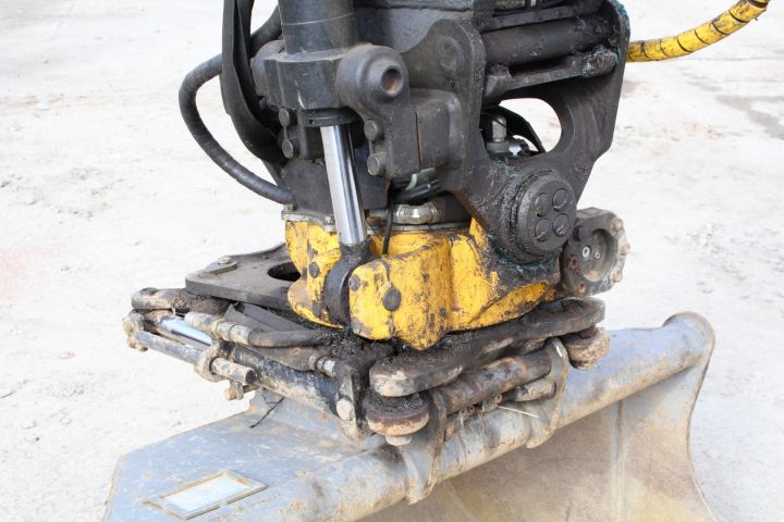 372969-19 Bandgrävare Hyundai R60CR-9A -16 (rototilt, 737h)