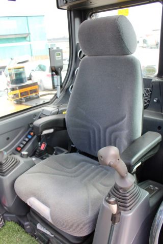 372969-32 Bandgrävare Hyundai R60CR-9A -16 (rototilt, 737h)