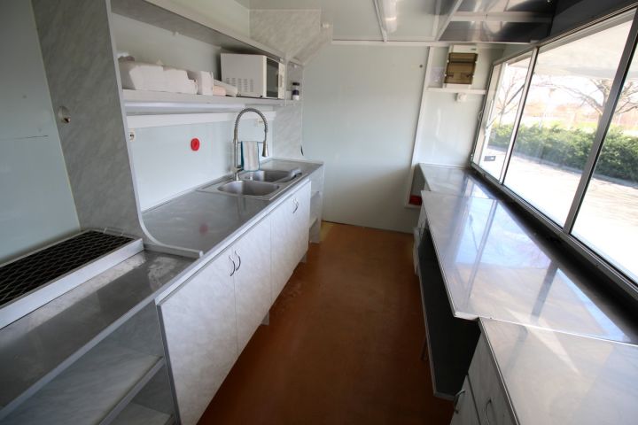 374083-16 Matvagn Food-Station -11