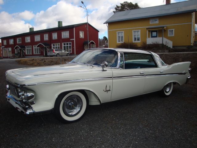 353105--139 Chrysler Imperial -61 i utställningsskick