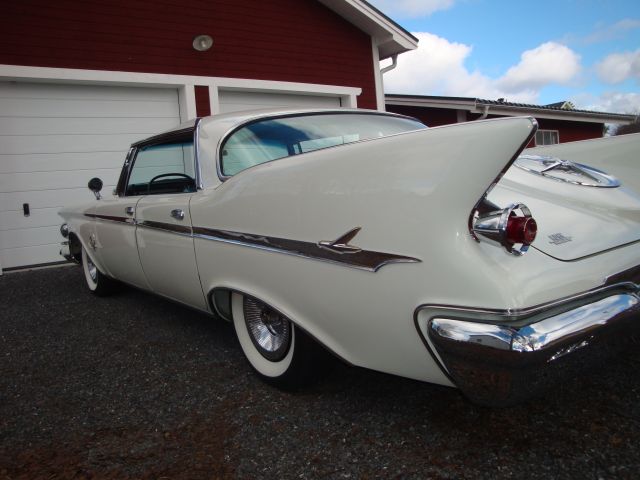 353105--136 Chrysler Imperial -61 i utställningsskick