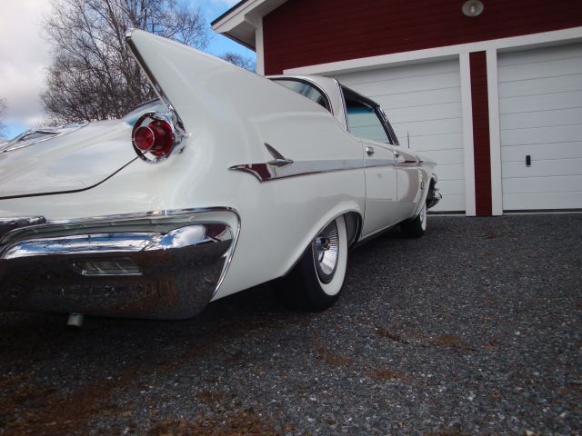 353105--137 Chrysler Imperial -61 i utställningsskick