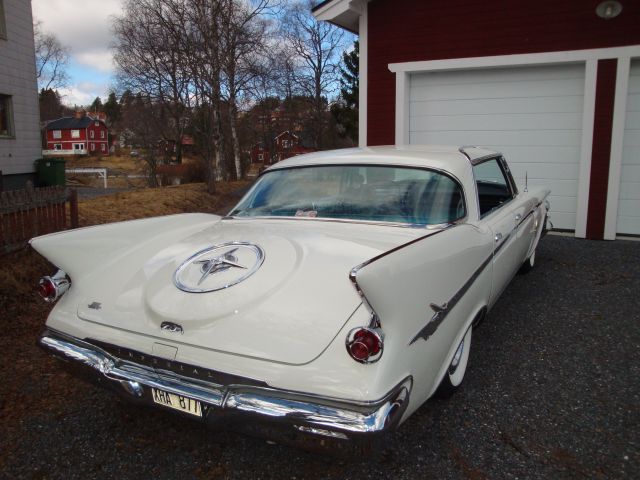 353105--135 Chrysler Imperial -61 i utställningsskick