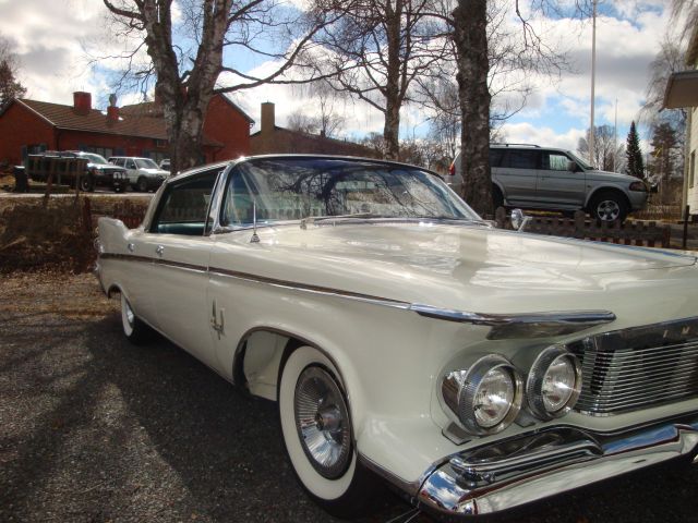 353105--133 Chrysler Imperial -61 i utställningsskick