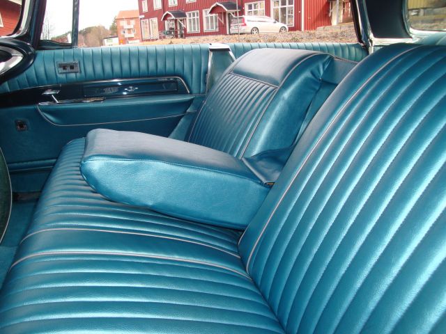 353105--121 Chrysler Imperial -61 i utställningsskick