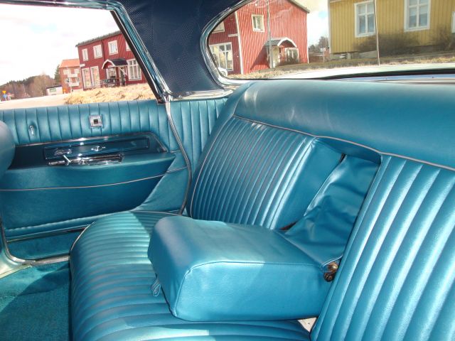 353105--123 Chrysler Imperial -61 i utställningsskick