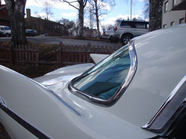 353105--131 Chrysler Imperial -61 i utställningsskick