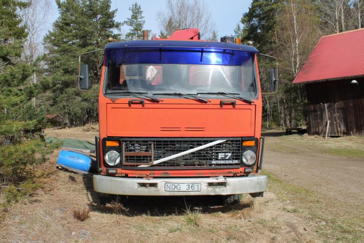 367728--59 VOLVO F7 6X2 (NDG361)