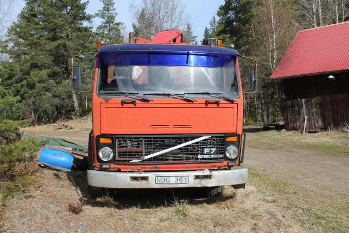 367728--57 VOLVO F7 6X2 (NDG361)