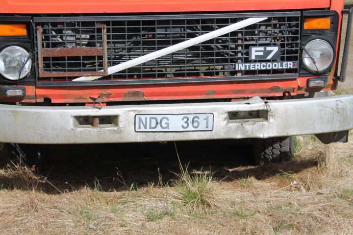 367728--58 VOLVO F7 6X2 (NDG361)