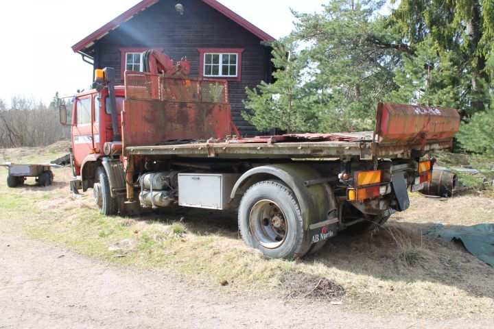 367728--53 VOLVO F7 6X2 (NDG361)