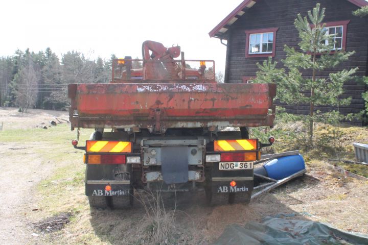 367728--52 VOLVO F7 6X2 (NDG361)