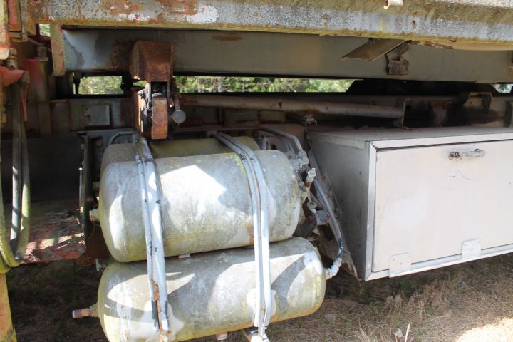 367728--43 VOLVO F7 6X2 (NDG361)