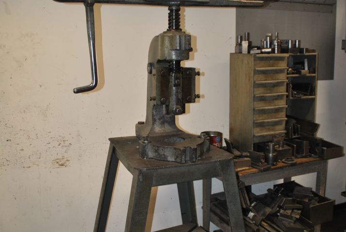 374588-1 Skruvpress manuell mm