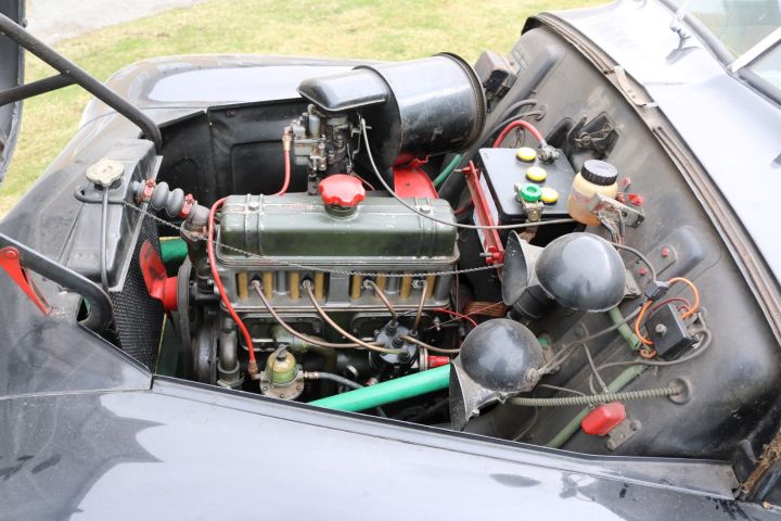 320986--8 Volvo PV 444 -47