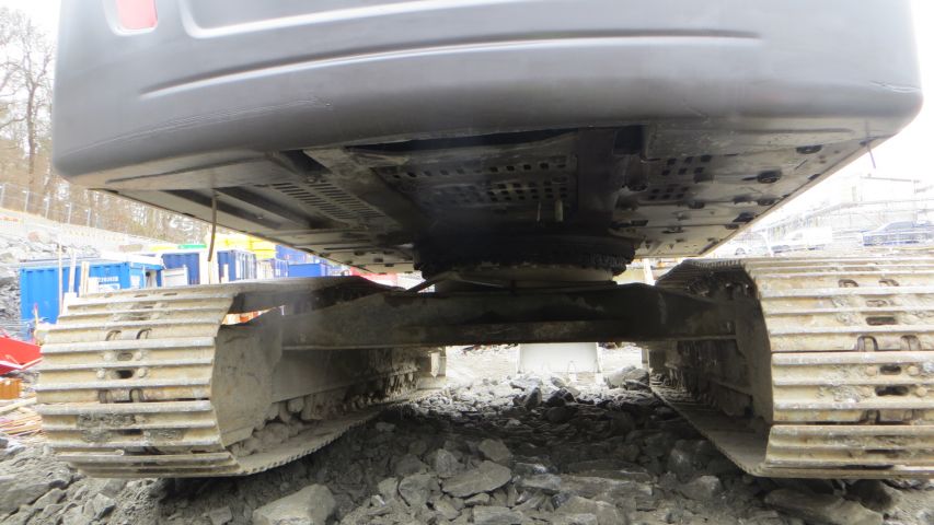 374994-5 Volvo EC240C