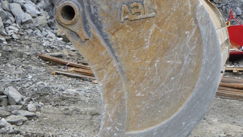 374994-9 Volvo EC240C