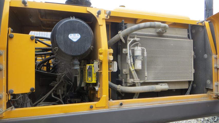 374994-13 Volvo EC240C