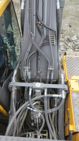 374994-16 Volvo EC240C