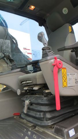 374994-19 Volvo EC240C