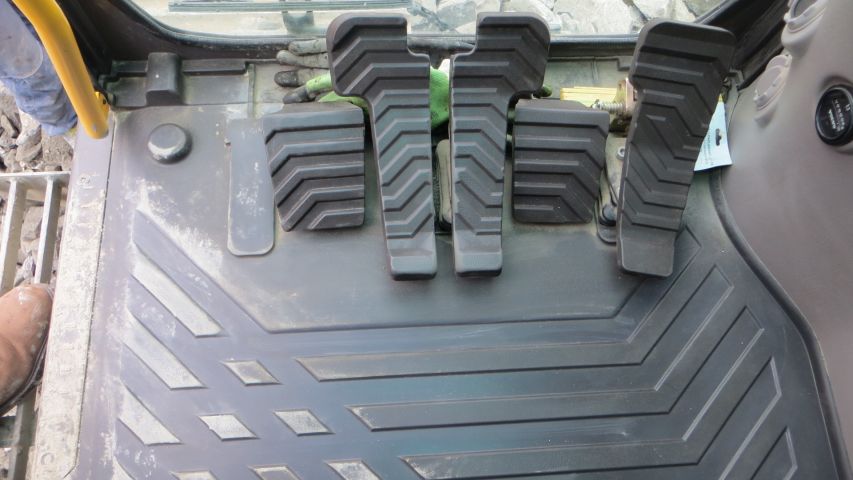 374994-20 Volvo EC240C