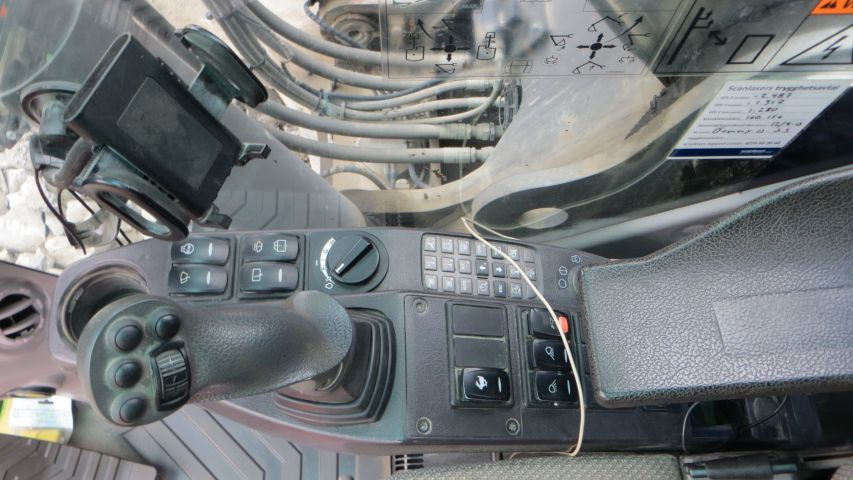 374994-21 Volvo EC240C