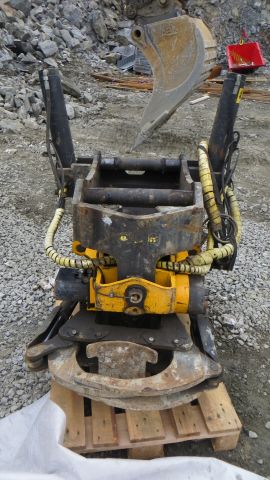 374994-27 Volvo EC240C