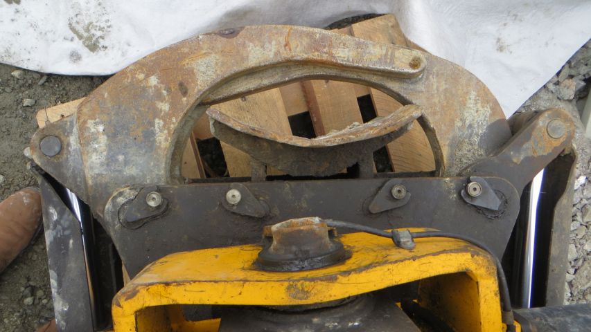 374994-28 Volvo EC240C