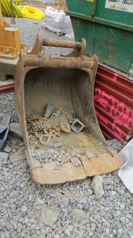 374994-29 Volvo EC240C