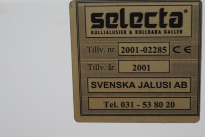 375743-0 Motordrivet jalusi