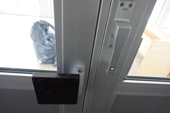 375748-1 Dörrparti aluminium