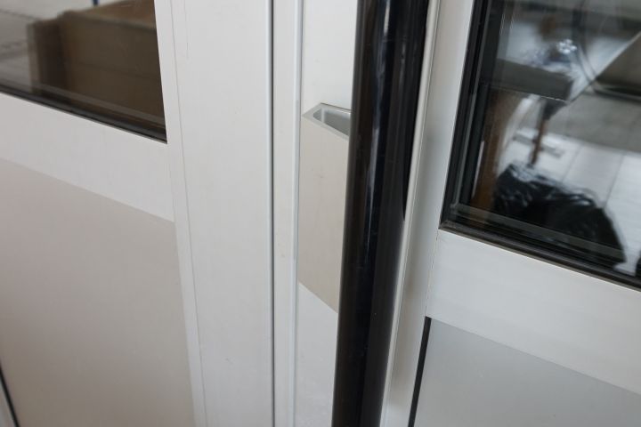 375748-2 Dörrparti aluminium