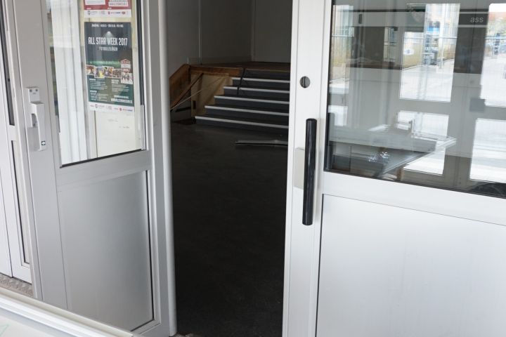 375748-3 Dörrparti aluminium